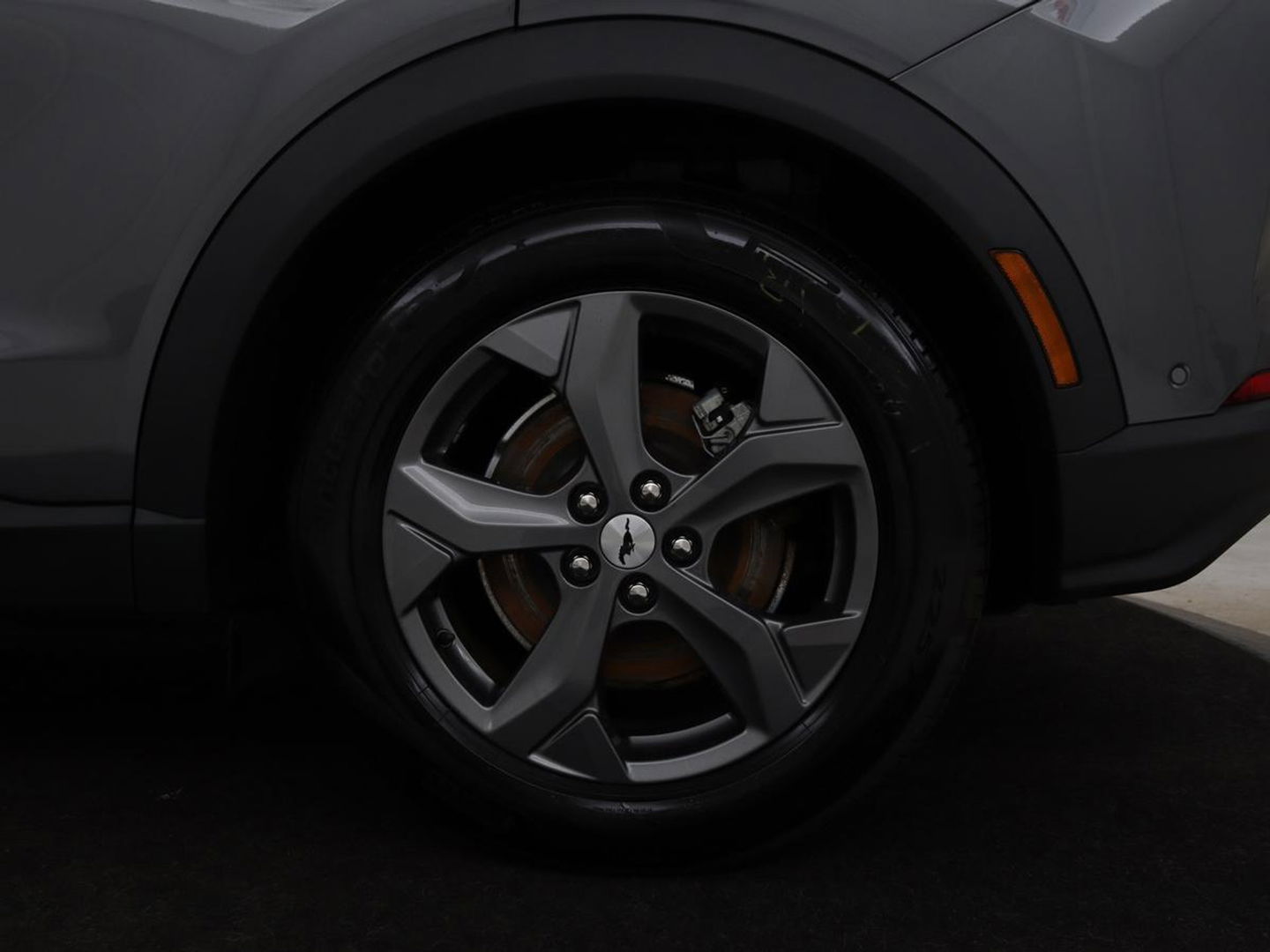 Ford Mustang Mach-E RWD 75 kWh | Leder | 360 camera | Stoel & Stuurverwarming | Trekhaak | Adaptive cruise | Elektrische achterklep | Carplay