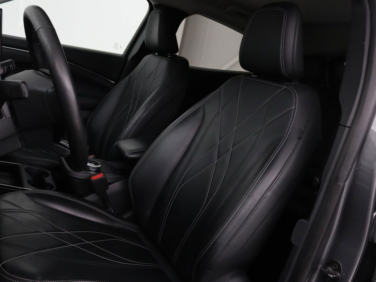 Ford Mustang Mach-E RWD 75 kWh | Leder | 360 camera | Stoel & Stuurverwarming | Trekhaak | Adaptive cruise | Elektrische achterklep | Carplay