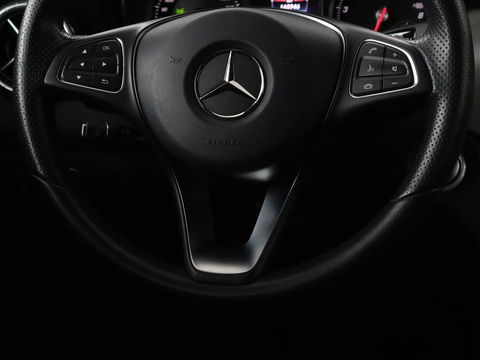Mercedes-Benz CLA-Klasse Shooting Brake 180 Business Solution | Stoelverwarming | Camera | Bleutooth | Navigatie | LMV 18 inch | Sportstoelen | Half leder