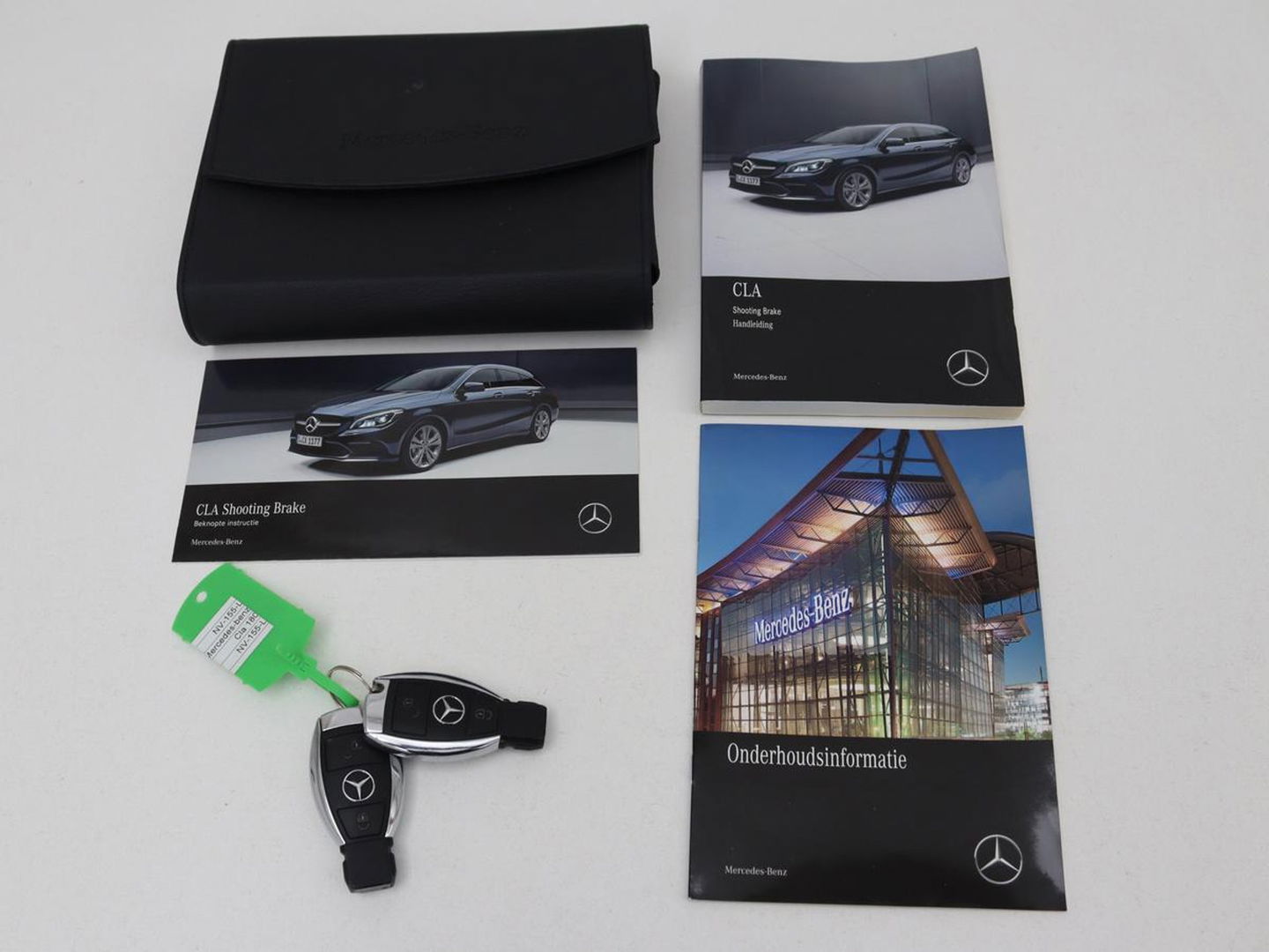 Mercedes-Benz CLA-Klasse Shooting Brake 180 Business Solution | Stoelverwarming | Camera | Bleutooth | Navigatie | LMV 18 inch | Sportstoelen | Half leder