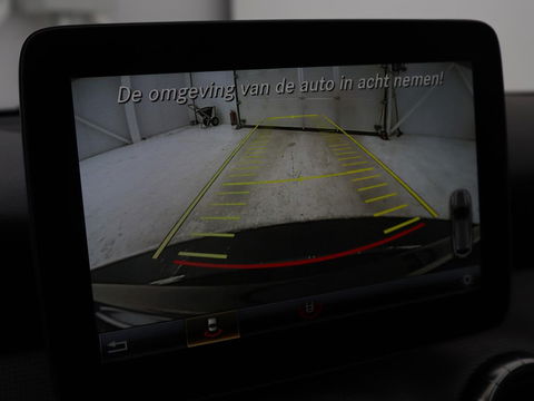Mercedes-Benz CLA-Klasse Shooting Brake 180 Business Solution | Stoelverwarming | Camera | Bleutooth | Navigatie | LMV 18 inch | Sportstoelen | Half leder