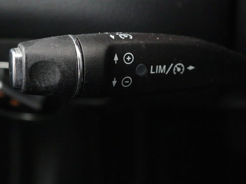 Mercedes-Benz CLA-Klasse Shooting Brake 180 Business Solution | Stoelverwarming | Camera | Bleutooth | Navigatie | LMV 18 inch | Sportstoelen | Half leder