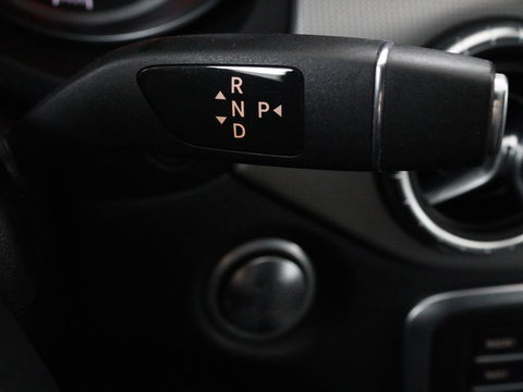 Mercedes-Benz CLA-Klasse Shooting Brake 180 Business Solution | Stoelverwarming | Camera | Bleutooth | Navigatie | LMV 18 inch | Sportstoelen | Half leder