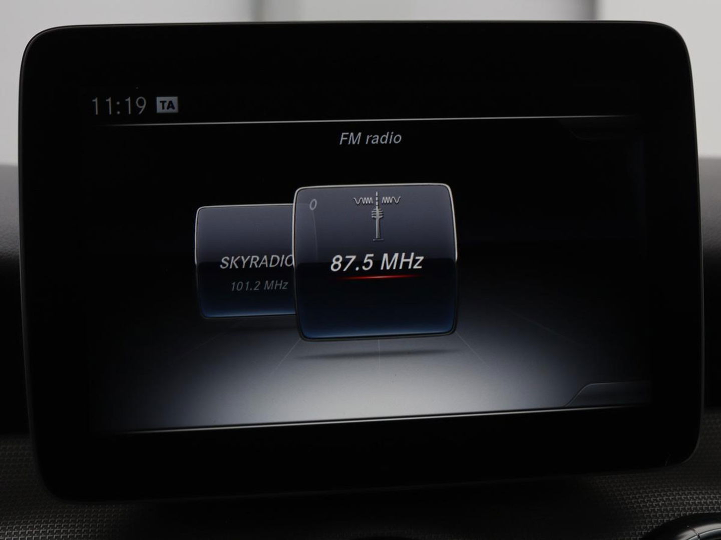 Mercedes-Benz CLA-Klasse Shooting Brake 180 Business Solution | Stoelverwarming | Camera | Bleutooth | Navigatie | LMV 18 inch | Sportstoelen | Half leder