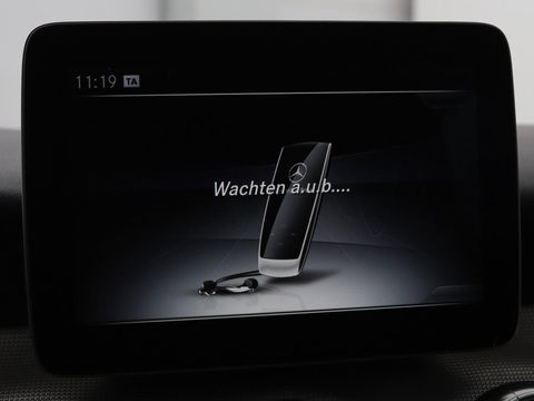 Mercedes-Benz CLA-Klasse Shooting Brake 180 Business Solution | Stoelverwarming | Camera | Bleutooth | Navigatie | LMV 18 inch | Sportstoelen | Half leder