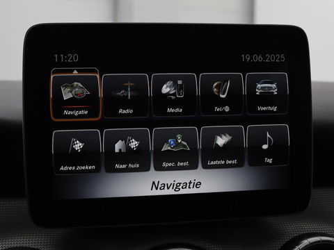 Mercedes-Benz CLA-Klasse Shooting Brake 180 Business Solution | Stoelverwarming | Camera | Bleutooth | Navigatie | LMV 18 inch | Sportstoelen | Half leder