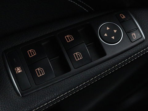 Mercedes-Benz CLA-Klasse Shooting Brake 180 Business Solution | Stoelverwarming | Camera | Bleutooth | Navigatie | LMV 18 inch | Sportstoelen | Half leder