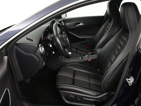 Mercedes-Benz CLA-Klasse Shooting Brake 180 Business Solution | Stoelverwarming | Camera | Bleutooth | Navigatie | LMV 18 inch | Sportstoelen | Half leder