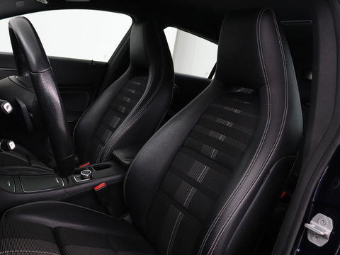 Mercedes-Benz CLA-Klasse Shooting Brake 180 Business Solution | Stoelverwarming | Camera | Bleutooth | Navigatie | LMV 18 inch | Sportstoelen | Half leder