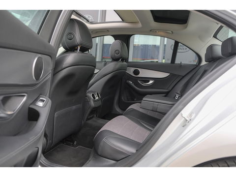 Mercedes-Benz C-Klasse C180 156pk Ambition Panoramadak 1/2 Leder Navigatie Stoelverwarming Led intelligent NLauto NAP 17" LMV