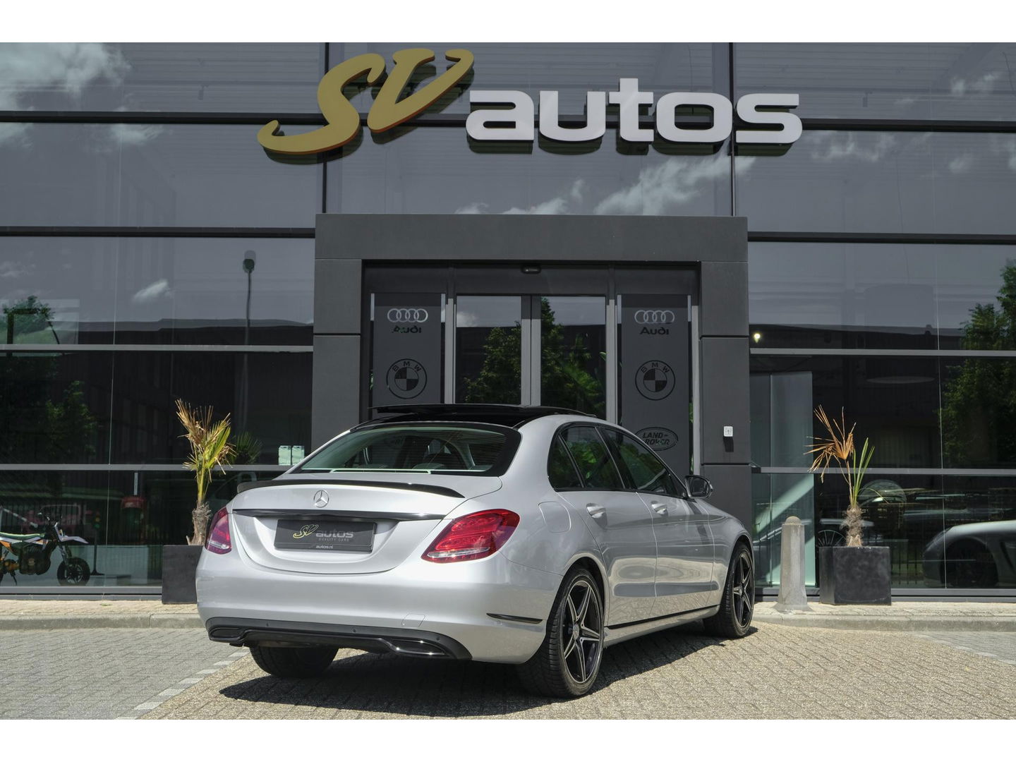 Mercedes-Benz C-Klasse C180 156pk Ambition Panoramadak 1/2 Leder Navigatie Stoelverwarming Led intelligent NLauto NAP 17" LMV