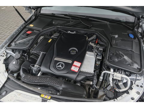Mercedes-Benz C-Klasse C180 156pk Ambition Panoramadak 1/2 Leder Navigatie Stoelverwarming Led intelligent NLauto NAP 17" LMV