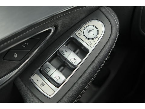 Mercedes-Benz C-Klasse C180 156pk Ambition Panoramadak 1/2 Leder Navigatie Stoelverwarming Led intelligent NLauto NAP 17" LMV