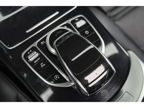 Mercedes-Benz C-Klasse C180 156pk Ambition Panoramadak 1/2 Leder Navigatie Stoelverwarming Led intelligent NLauto NAP 17" LMV