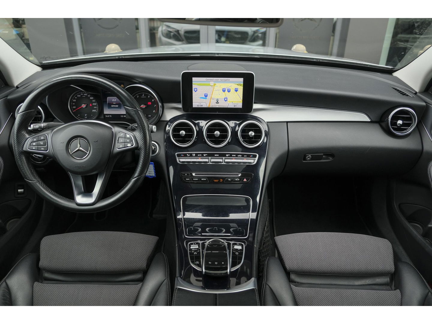 Mercedes-Benz C-Klasse C180 156pk Ambition Panoramadak 1/2 Leder Navigatie Stoelverwarming Led intelligent NLauto NAP 17" LMV