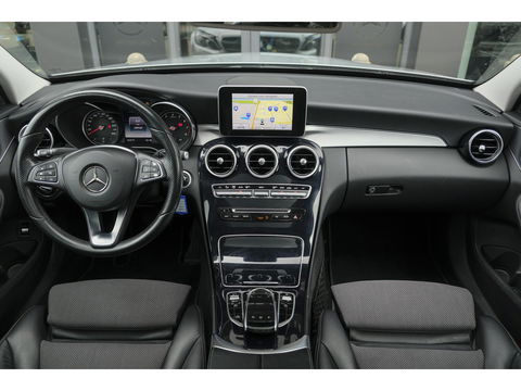 Mercedes-Benz C-Klasse C180 156pk Ambition Panoramadak 1/2 Leder Navigatie Stoelverwarming Led intelligent NLauto NAP 17" LMV