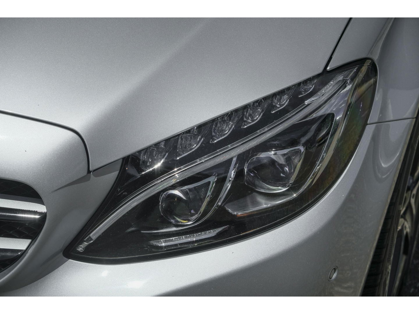 Mercedes-Benz C-Klasse C180 156pk Ambition Panoramadak 1/2 Leder Navigatie Stoelverwarming Led intelligent NLauto NAP 17" LMV