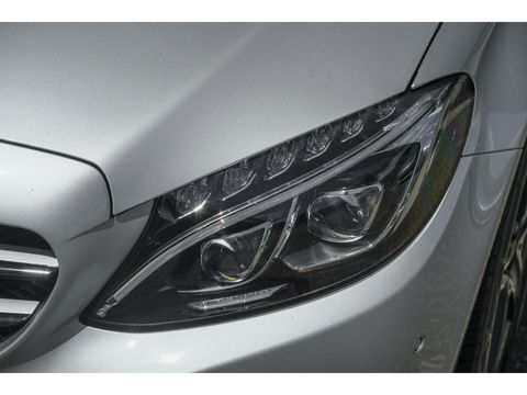 Mercedes-Benz C-Klasse C180 156pk Ambition Panoramadak 1/2 Leder Navigatie Stoelverwarming Led intelligent NLauto NAP 17" LMV