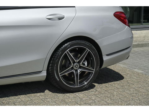 Mercedes-Benz C-Klasse C180 156pk Ambition Panoramadak 1/2 Leder Navigatie Stoelverwarming Led intelligent NLauto NAP 17" LMV
