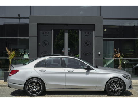 Mercedes-Benz C-Klasse C180 156pk Ambition Panoramadak 1/2 Leder Navigatie Stoelverwarming Led intelligent NLauto NAP 17" LMV