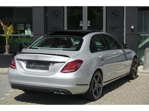 Mercedes-Benz C-Klasse C180 156pk Ambition Panoramadak 1/2 Leder Navigatie Stoelverwarming Led intelligent NLauto NAP 17" LMV
