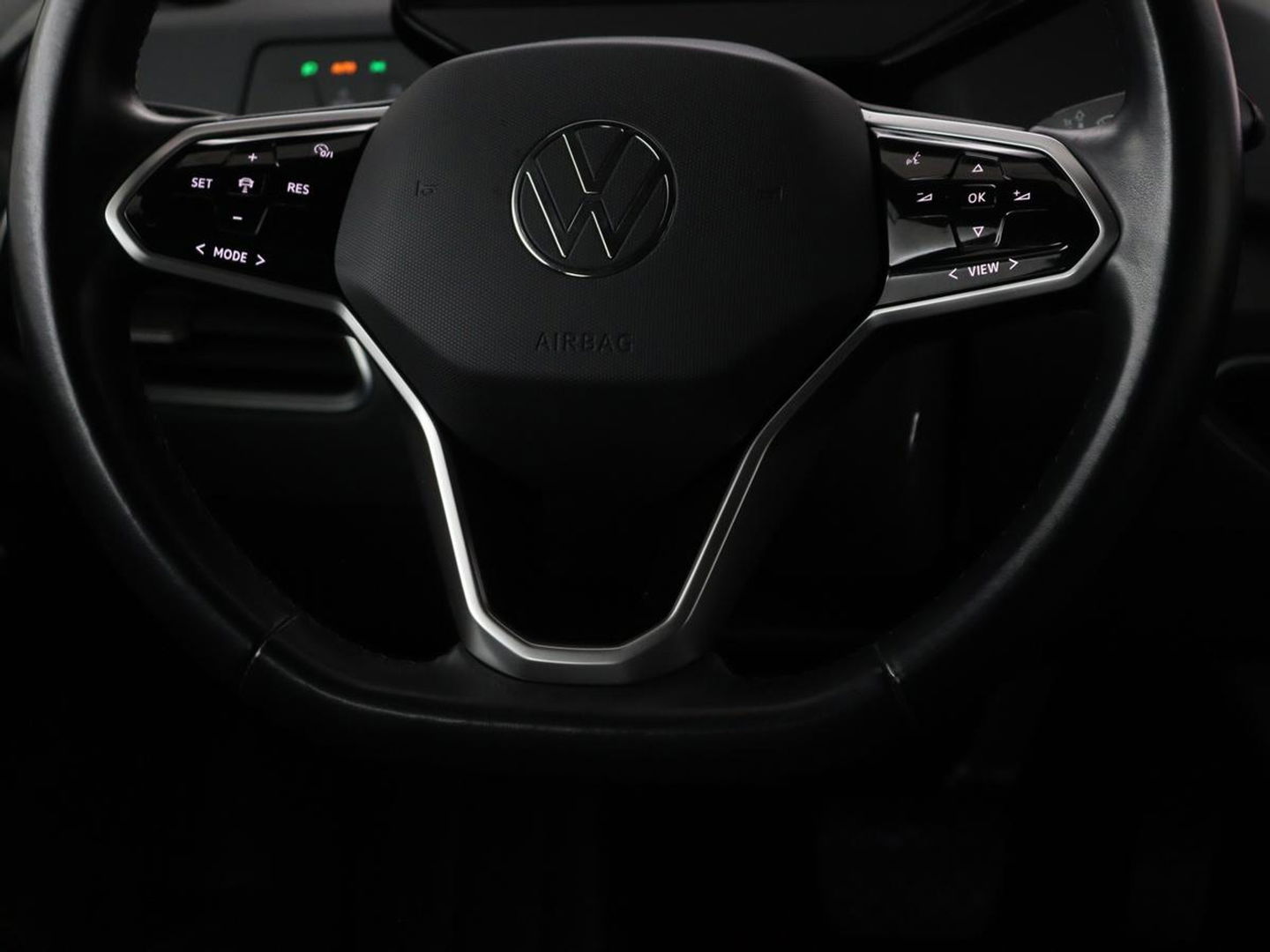 Volkswagen ID.3 Life 58 kWh | Stoel & Stuurverwarming | Adaptive cruise | Carplay | Navigatie | PDC | Climate control | Sfeerverlichting
