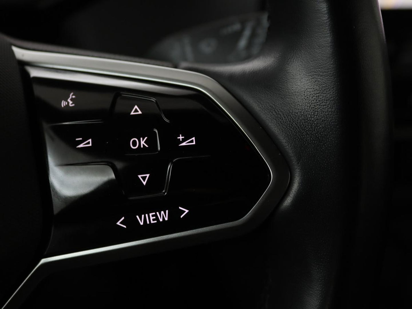 Volkswagen ID.3 Life 58 kWh | Stoel & Stuurverwarming | Adaptive cruise | Carplay | Navigatie | PDC | Climate control | Sfeerverlichting