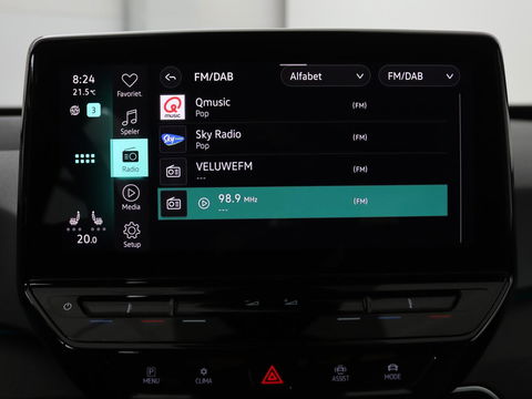 Volkswagen ID.3 Life 58 kWh | Stoel & Stuurverwarming | Adaptive cruise | Carplay | Navigatie | PDC | Climate control | Sfeerverlichting