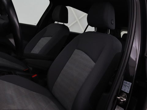 Volkswagen ID.3 Life 58 kWh | Stoel & Stuurverwarming | Adaptive cruise | Carplay | Navigatie | PDC | Climate control | Sfeerverlichting