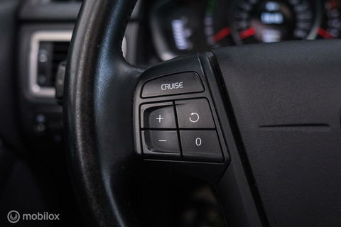 Volvo V70 1.6 T4 Momentum | Schuifdak | trekhaak | nieuwe D-riem | rijklaar | stoelverwarming | navigatie | cruise |