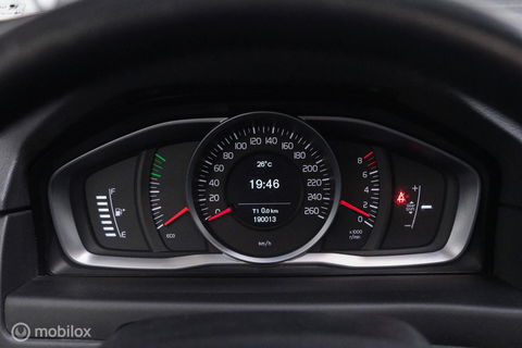 Volvo V70 1.6 T4 Momentum | Schuifdak | trekhaak | nieuwe D-riem | rijklaar | stoelverwarming | navigatie | cruise |