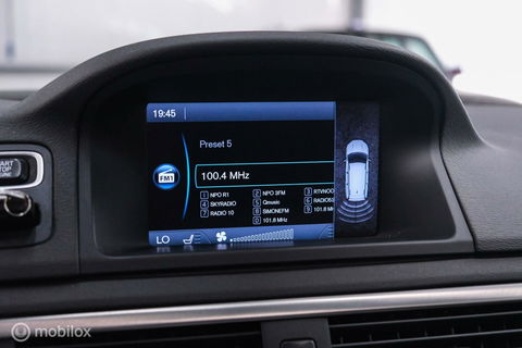 Volvo V70 1.6 T4 Momentum | Schuifdak | trekhaak | nieuwe D-riem | rijklaar | stoelverwarming | navigatie | cruise |