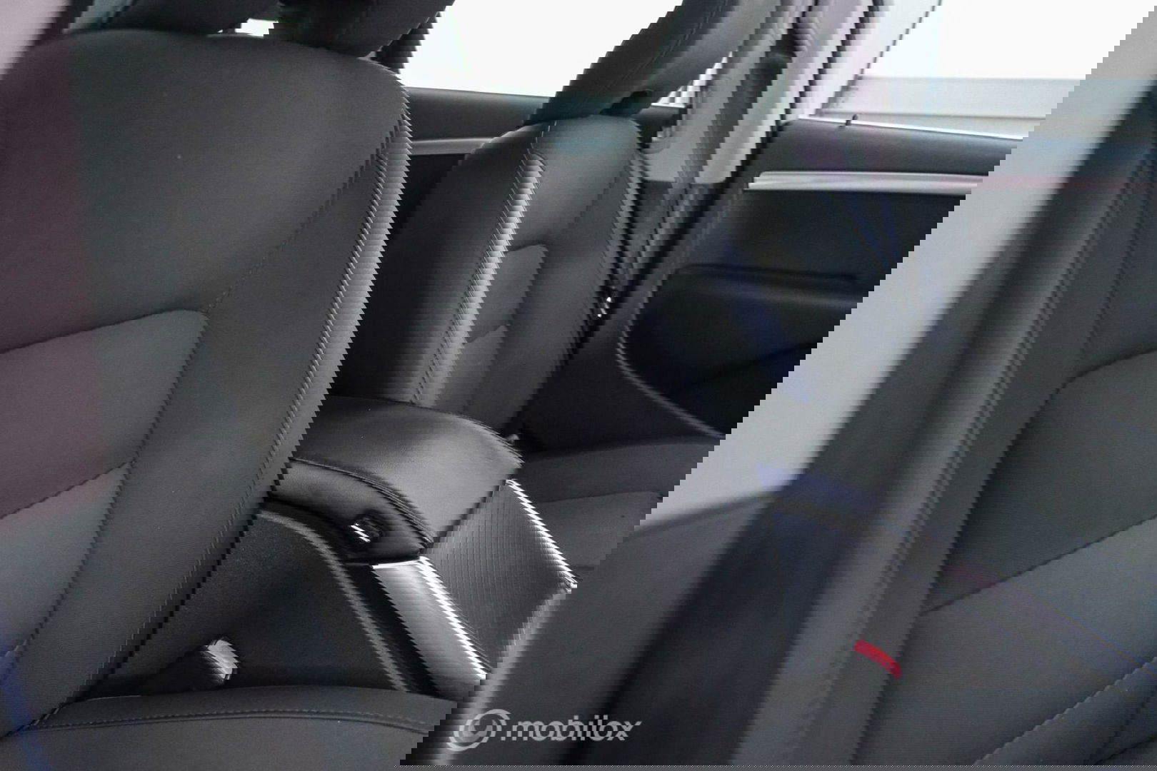 Volvo V70 1.6 T4 Momentum | Schuifdak | trekhaak | nieuwe D-riem | rijklaar | stoelverwarming | navigatie | cruise |