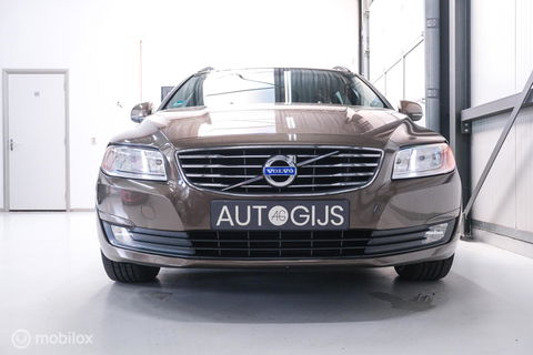 Volvo V70 1.6 T4 Momentum | Schuifdak | trekhaak | nieuwe D-riem | rijklaar | stoelverwarming | navigatie | cruise |