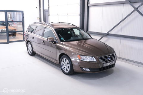 Volvo V70 1.6 T4 Momentum | Schuifdak | trekhaak | nieuwe D-riem | rijklaar | stoelverwarming | navigatie | cruise |