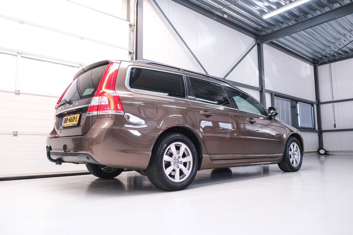 Volvo V70 1.6 T4 Momentum | Schuifdak | trekhaak | nieuwe D-riem | rijklaar | stoelverwarming | navigatie | cruise |