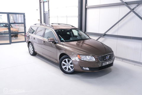 Volvo V70 1.6 T4 Momentum | Schuifdak | trekhaak | nieuwe D-riem | rijklaar | stoelverwarming | navigatie | cruise |