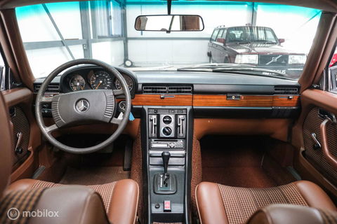 Mercedes-Benz S-Klasse 280 S W116 | uniek | 1e lak | Cruise control | schuifdak | verzamelaarsconditie |