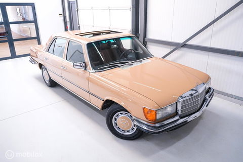 Mercedes-Benz S-Klasse 280 S W116 | uniek | 1e lak | Cruise control | schuifdak | verzamelaarsconditie |