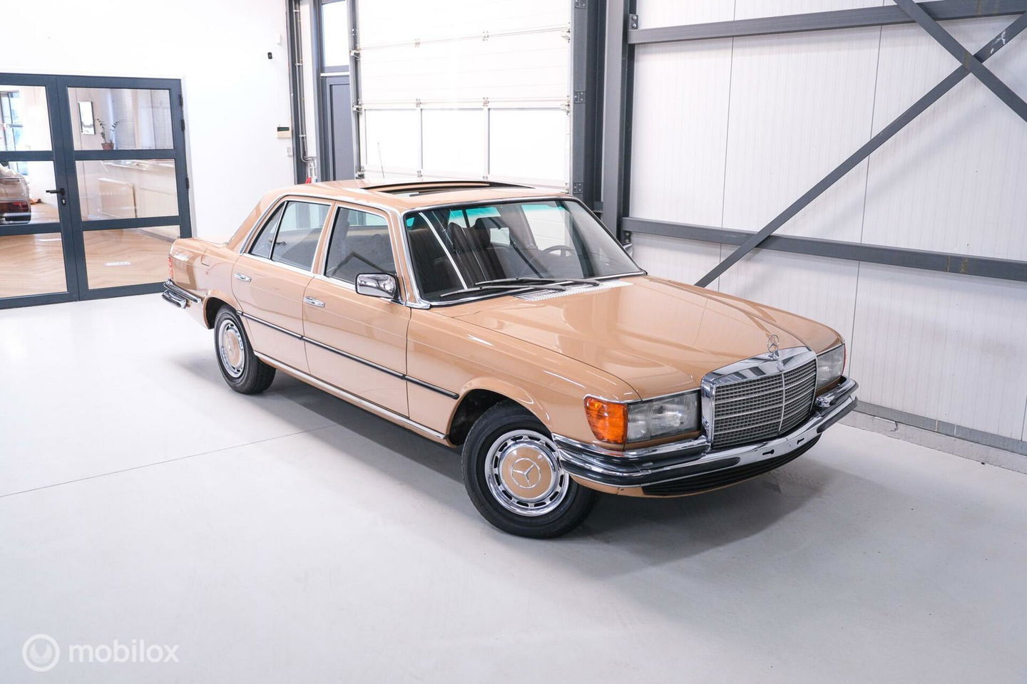 Mercedes-Benz S-Klasse 280 S W116 | uniek | 1e lak | Cruise control | schuifdak | verzamelaarsconditie |