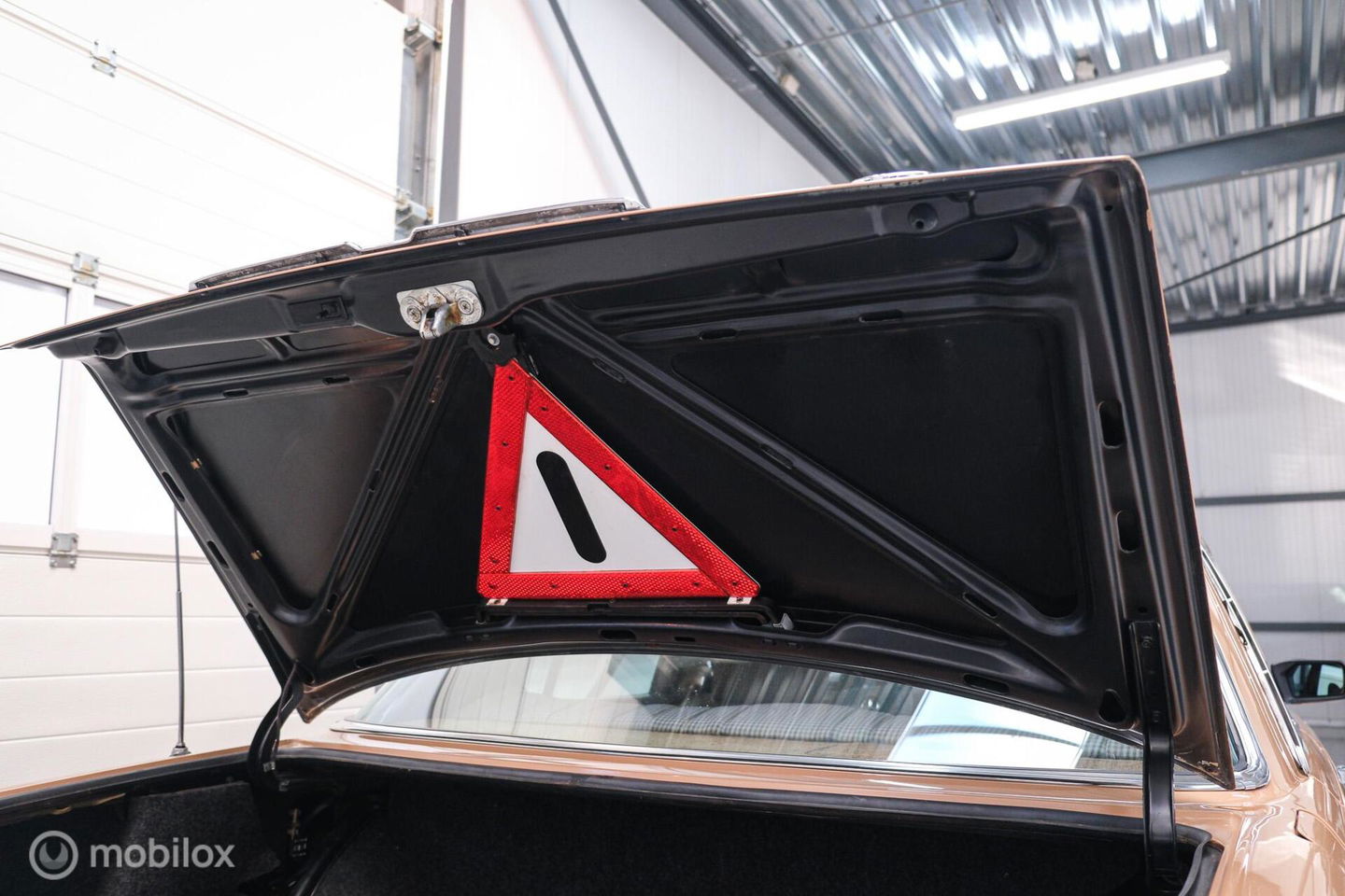 Mercedes-Benz S-Klasse 280 S W116 | uniek | 1e lak | Cruise control | schuifdak | verzamelaarsconditie |