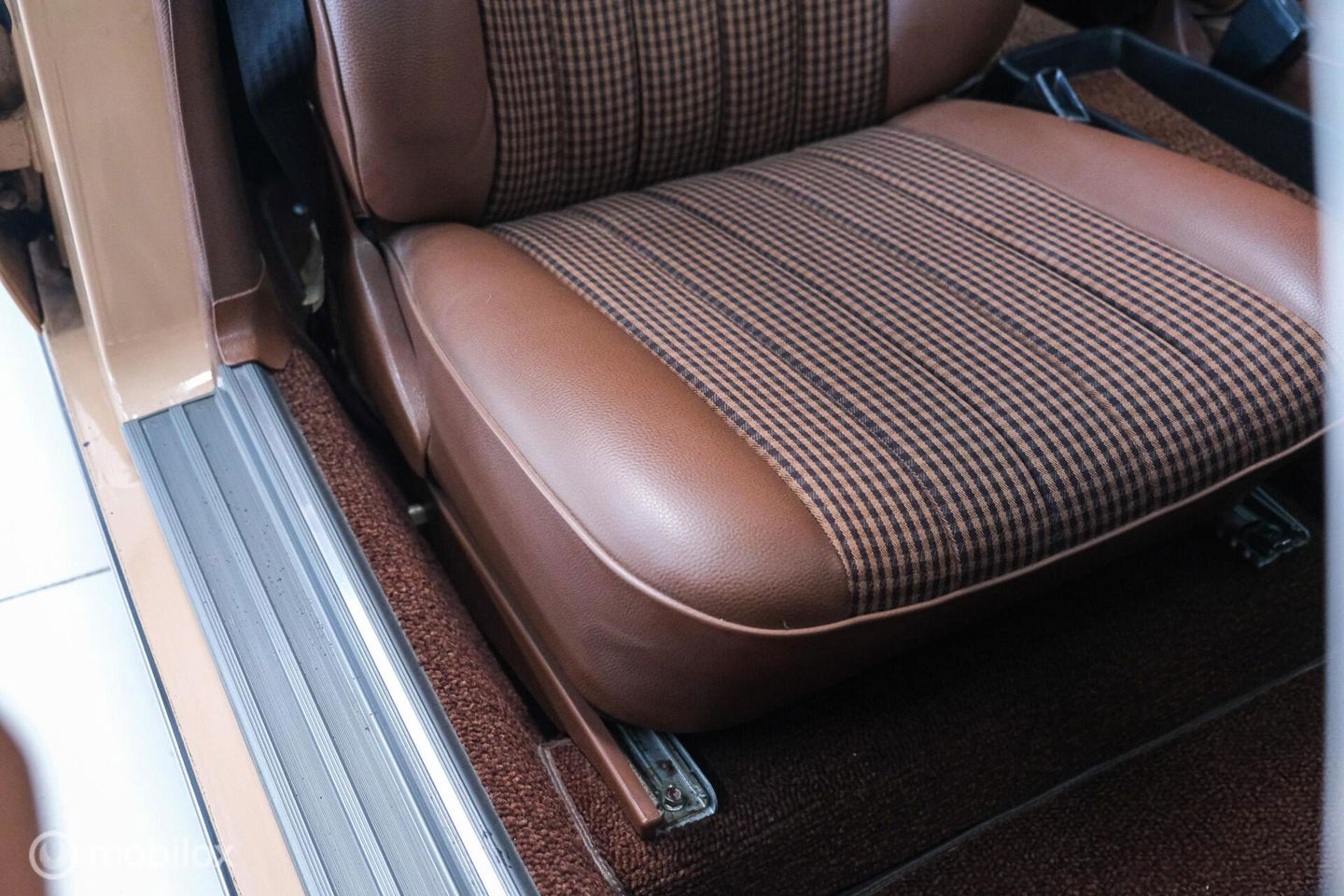Mercedes-Benz S-Klasse 280 S W116 | uniek | 1e lak | Cruise control | schuifdak | verzamelaarsconditie |