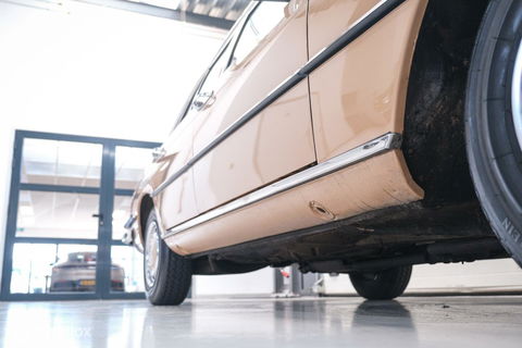 Mercedes-Benz S-Klasse 280 S W116 | uniek | 1e lak | Cruise control | schuifdak | verzamelaarsconditie |