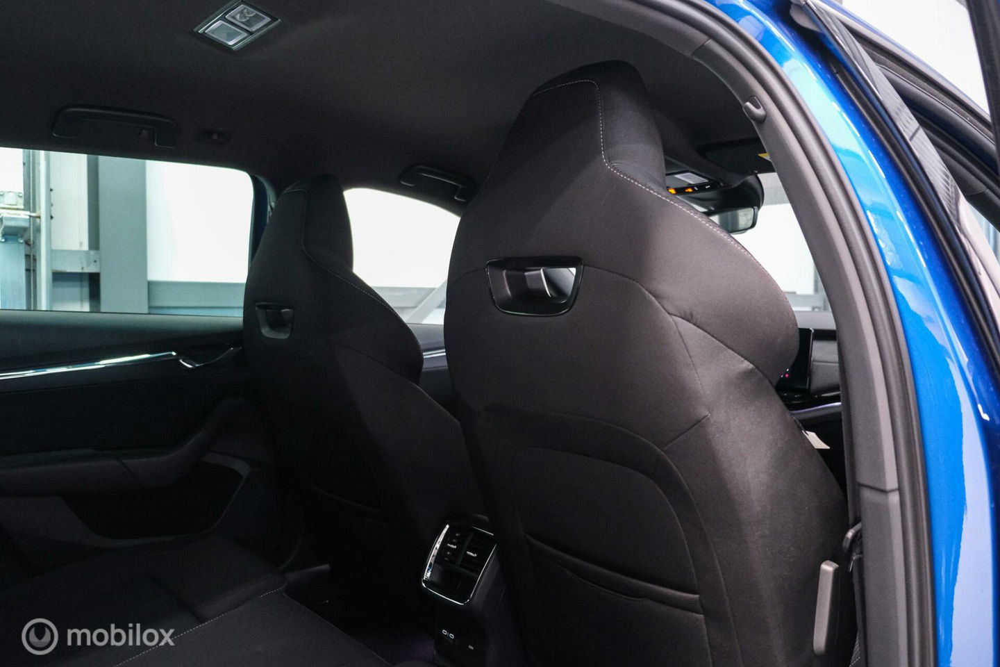 Škoda Octavia Combi 1.5 e-TSI Business Edition Plus | Racing Blue | Trekhaak | Virtual cockpit | LED | rijklaarprijs |
