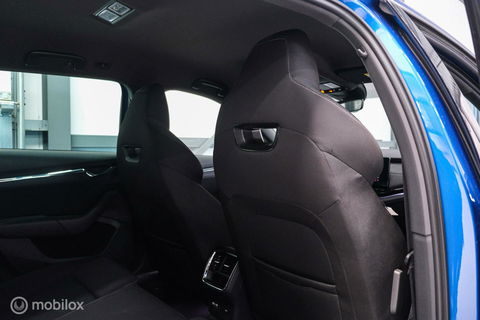 Škoda Octavia Combi 1.5 e-TSI Business Edition Plus | Racing Blue | Trekhaak | Virtual cockpit | LED | rijklaarprijs |