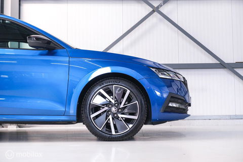 Škoda Octavia Combi 1.5 e-TSI Business Edition Plus | Racing Blue | Trekhaak | Virtual cockpit | LED | rijklaarprijs |