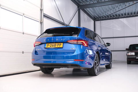 Škoda Octavia Combi 1.5 e-TSI Business Edition Plus | Racing Blue | Trekhaak | Virtual cockpit | LED | rijklaarprijs |