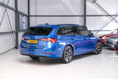 Škoda Octavia Combi 1.5 e-TSI Business Edition Plus | Racing Blue | Trekhaak | Virtual cockpit | LED | rijklaarprijs |
