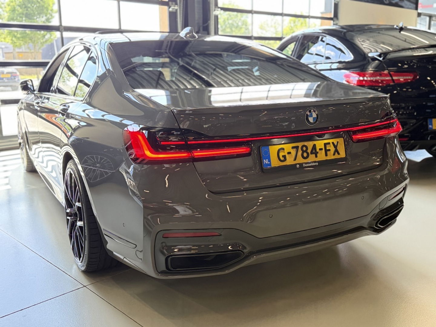 BMW 7 Serie 745e High Executive 394PK M-Individual / laser / 360° / VIP *NAP