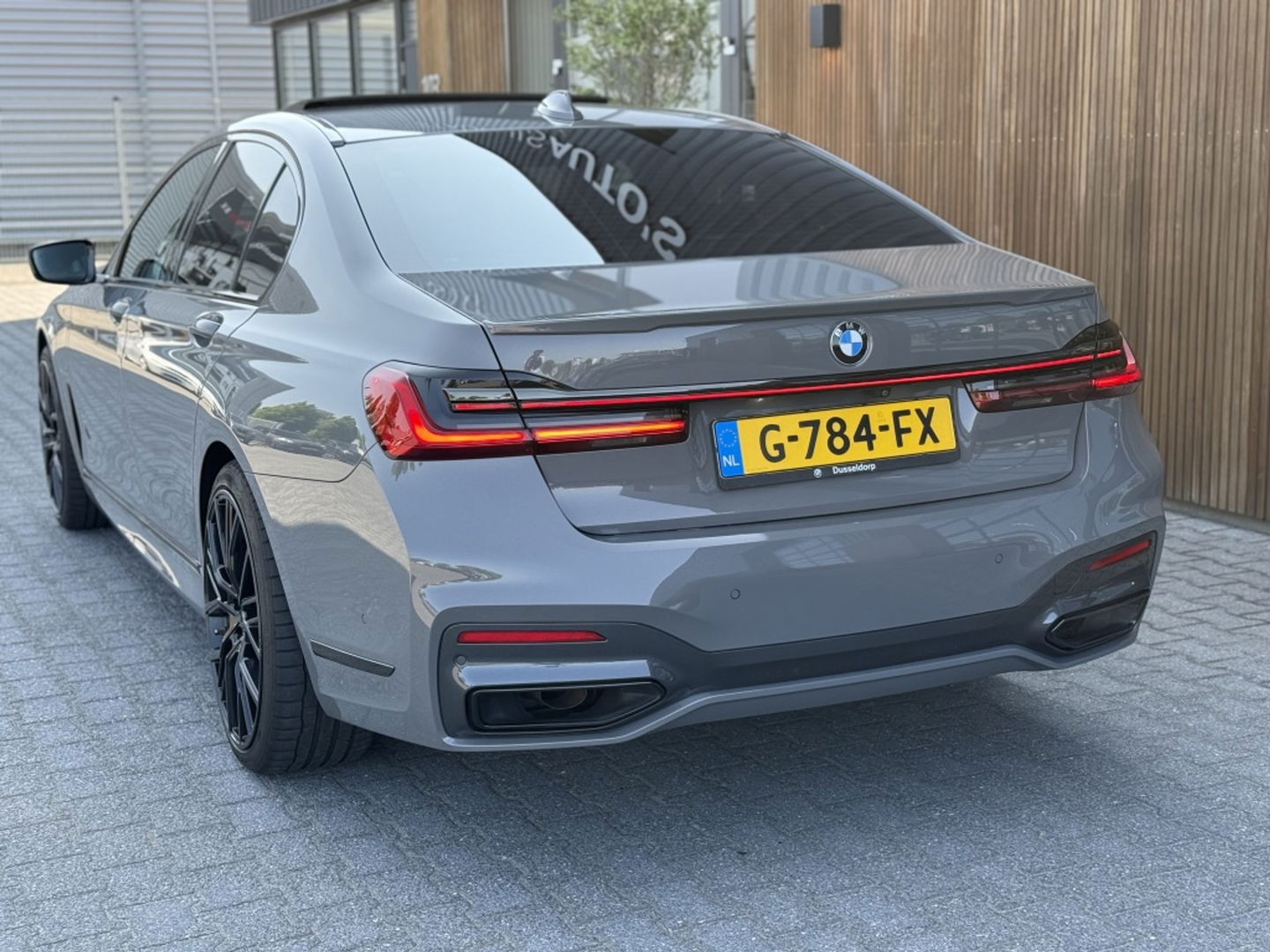 BMW 7 Serie 745e High Executive 394PK M-Individual / laser / 360° / VIP *NAP